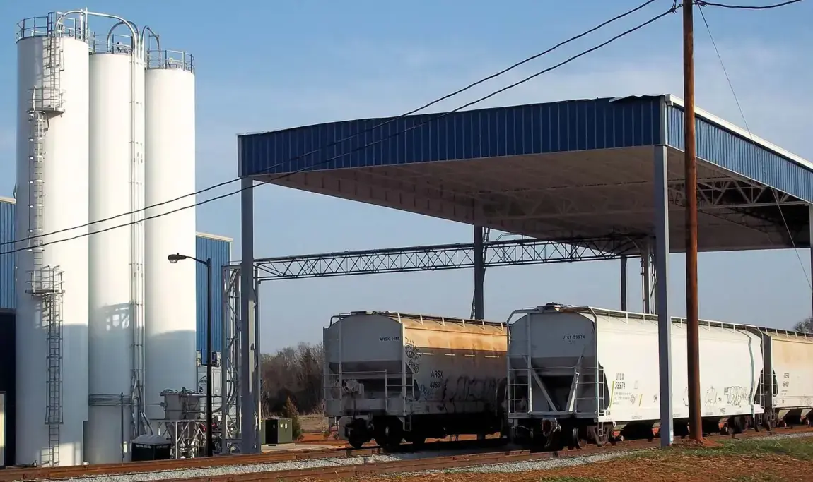 Railcar for Dry Bulk Tank System